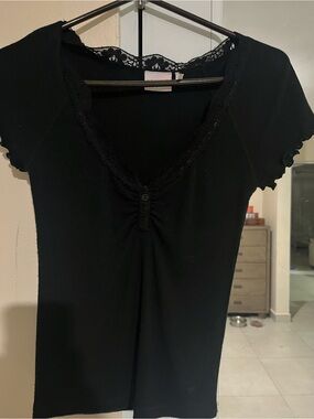 Tilly's Black Lace Trim Short Sleeve Ribbed Top